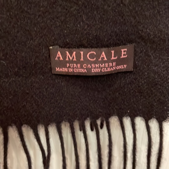 Amicale 100% Cashmere Scarf-Black - Picture 2 of 5